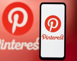 What Is The Sentiment Of Pinterest, Inc. Stock? PINS Analysis & Forecast